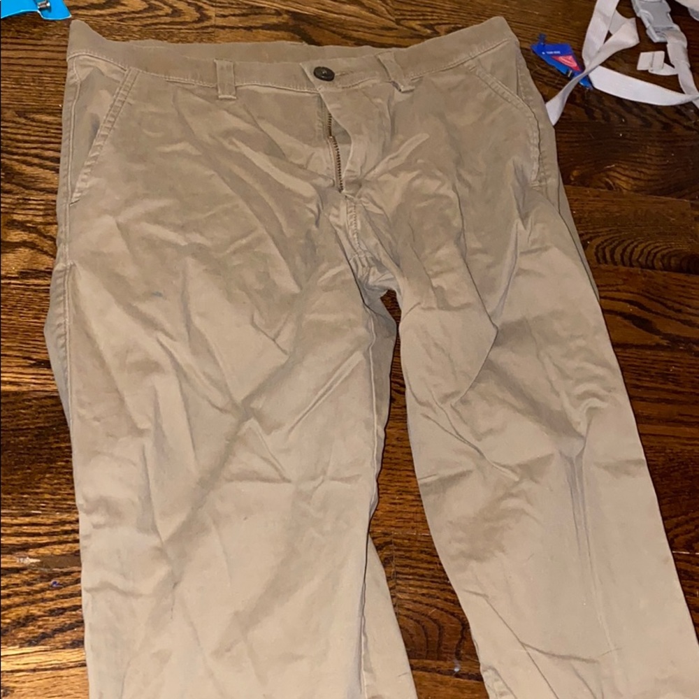 Kaki pants